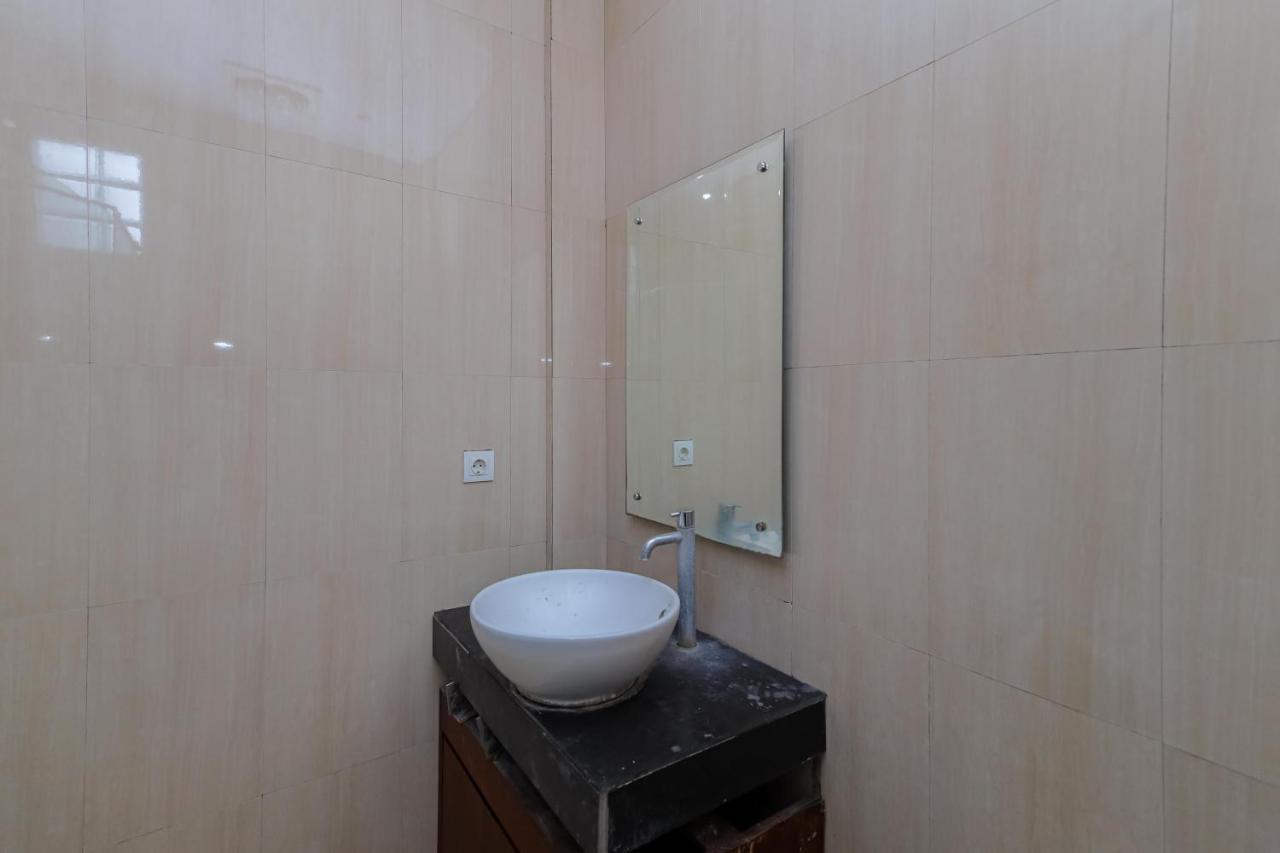 Urbanview Hotel Wg Jimbaran Bali Ungasan Exterior foto