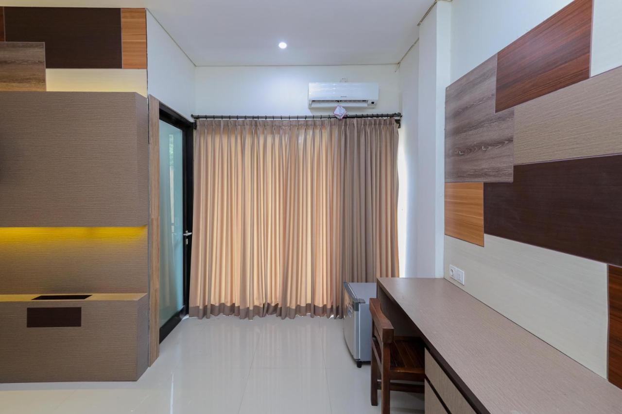 Urbanview Hotel Wg Jimbaran Bali Ungasan Exterior foto
